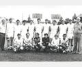 Repro: knh
Im Jahr 1980 schafft die Mannschaft des VfB Mantel unter Trainer Manfred Haag (rechts) den Aufstieg in die Bezirksliga.