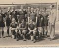 Repro: Ernst Frischholz
Eines der ersten Mannschaftsfotos des SC Luhe-Wildenau: 1950 auf dem alten Sportplatz an der Haidenaab.