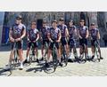 Bild: Ralph Zimmermann
Die Teilnehmer des Projekts „Road2Riva“ absolvierten kurz vor dem Start nach Riva eine rund 205 Kilometer lange Testfahrt nach Regensburg und zurück. Mit den neuen Teamtrikots ausgestattet geht es für die Gruppe am Donnerstag auf die rund 700 Kilometer lange Fahrt zum Gardasee.
