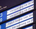 Bild: Fabian Sommer/dpa
Die Bahn knackte im Mai bei der Pünktlichkeit im Fernverkehr erneut die 60-Prozent-Schwelle. (Archivbild)