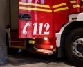 Bild: Niklas Treppner/dpa
Die Feuerwehr holte vier Menschen aus dem Haus und vom Dach. (Symbolbild)