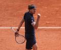 Bild: Thibault Camus/AP/dpa
Jubelt über einen Punktgewinn: Alexander Zverev.