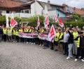 Bild: mma
Einig zeigt sich die Belegschaft des Rosenberger Unternehmens Stahlgruber: Am Montag wird weiter gestreikt.