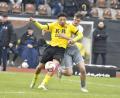Archivbild: Hubert Ziegler
Matthew Carswell (links/hier noch im Trikot des FC Amberg) wechselt zum SC Luhe-Wildenau.