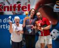 Bild: Christophe Gateau/dpa
Die Besten: Katharina Lehmann (2. Platz, l-r), Lennart Fiedler (1. Platz), und Nico Richard (3. Platz).