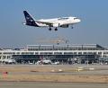 Bild: Bernd Weißbrod/dpa
Eine Lufthansa-Maschine musste in Stuttgart zwischenlanden. (Archivbild)