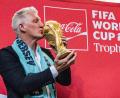 Bild: Laura Brett/ZUMA Press Wire/dpa
Für Bastian Schweinsteiger ist Frankreich der Topfavorit bei der WM. (Archivbild)