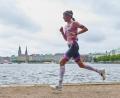 Bild: Georg Wendt/dpa
Kam als Zweiter der Ironman-EM in Hamburg an: Laura Philipp.