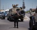 Bild: Ariel Schalit/AP/dpa
Einsatzkräfte der Polizei am Ort eines Anschlags in Israel.