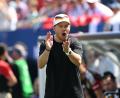 Bild: Federico Gambarini/dpa
Julian Nagelsmann ruft am Spielfeldrand bei der WM-Generalprobe gegen die USA.