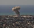 Bild: Hassan Ammar/AP/dpa
Israel hat die Angriffe in Beiruts Vororten seit einer offiziellen Waffenruhe im April eigentlich reduziert. (Archivbild)