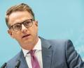 Bild: Michael Kappeler/dpa
Der CDU-Generalsekretär äußert sich nach den Gremiensitzungen seiner Partei zur Rentenkommission.