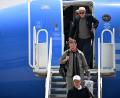 Bild: Federico Gambarini/dpa
Julian Nagelsmann und Rudi Völler verlassen das Flugzeug in Winston-Salem.