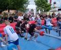 Bild: Robert Dotzauer
Zu den besonderen Events des Bürgerfestes gehörte das sogenannte Lebend-Kicker-Turnier in der Kunststoff-Arena.
