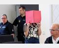 Bild: A7120 Bernd Wüstneck/dpa
Die Angeklagte schweigt in dem Mordprozess.