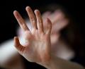 Bild: Fabian Sommer/dpa
Bei Themis können sich Menschen aus der Kulturbranche melden, wenn sie sexuelle Belästigung oder Gewalt erfahren haben. (Symbolbild)