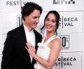 Bild: Charles Sykes/Invision/AP/dpa
Popstar Katy Perry (41) hat sich bei der Premiere ihres neuen Films erstmals mit ihrem Partner, dem früheren kanadischen Premierminister Justin Trudeau (54), auf dem roten Teppich gezeigt.
