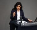 Bild: Jörg Carstensen/dpa
Grünen-Fraktionsvize Misbah Khan wirft Forschungsministerin Dorothee Bär eine Absage der geplanten Bafög-Erhöhungen vor. (Archivbild)