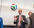 Bild: Michael Kappeler/dpa
Der Bundeskanzler ist im WM-Fieber