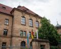 Bild: Daniel Vogl/dpa
Der Prozess gegen Demonstranten, die auf den Hof des bayerischen Bauernpräsidenten eingedrungen sein sollen, ist in Nürnberg gestartet.