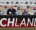 Bild: Jan Woitas/dpa
Rudi Völlers Meinung ist zu praktisch allen WM-Themen gefragt.