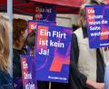 Bild: Jens Kalaene/dpa
Sexuelle Handlungen sollten nach Vorstellungen von Bundesjustizministerin Hubig nur bei ausdrücklicher Zustimmung als einvernehmlich gelten - nach dem Prinzip „Nur Ja heißt Ja“.