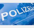 Bild: Boris Roessler/dpa
Nach zwei Raubdelikten an einem Vormittag sucht die Kriminalpolizei in Niederbayern nun mit Fotos nach dem Verdächtigen. (Symbolbild)