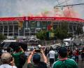Bild: Felix Marquez/dpa
Zehntausende Fans haben sich zum Auftaktspiel der WM im Aztekenstadion versammelt.