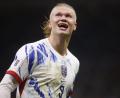 Bild: Nderim Kaceli/LiveMedia-IPA/ZUMA Press Wire/dpa
Erling Haaland gönnte sich mit seinen norwegischen Teamkollegen einen Ausflug zum NHL-Finale. (Archivbild)