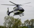 Bild: Stefan Puchner/dpa
Die Polizei suchte auch mit einem Hubschrauber nach den beiden Männern. (Symbolbild)