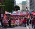 Bild: Sven Kaeuler/dpa
Nach Angaben der IG Metall beteiligten sich in Berlin rund 1.700 Beschäftigte aus mehr als 40 Betrieben.