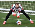 Bild: Federico Gambarini/dpa
Zwei Jahre ohne Länderspiel, aber mit der Aura des Weltmeisters: Manuel Neuer.