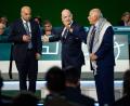 Bild: Ethan Cairns/The Canadian Press/AP/dpa
Trotz Akkreditierung für die Fußball-WM hat der Präsident des palästinensischen Fußballverbands, Jibril Rajoub (r), noch kein Visum für die USA erhalten. (Archivbild)