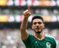 Bild: Natacha Pisarenko/AP/dpa
Ein emotionaler Moment für Mexikos Raúl Jiménez.