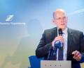 Bild: Sina Schuldt/dpa
DFS-Chef Arndt Schoenemann verspricht sich viel von der Zusammenarbeit mit der Telekom und mit Hensoldt.