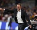 Bild: Matt Turner/AAP/dpa
Hat seinen Vertrag verlängert: Australien-Coach Tony Popovic. (Archivbild)