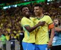 Bild: Bruna Prado/AP/dpa
Brasiliens polarisierender Offensivstar: Vinícius Júnior (l.). (Archivbild)