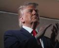 Bild: Mark Schiefelbein/AP/dpa
Trump gratuliert der US-Nationalmannschaft zu ihrem Auftaktsieg bei der Fußball-WM. (Archivbild)