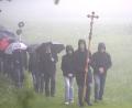 Bild: fvo
Fußwallfahrt trotz Regen und Nebel zur Friedensmadonna zum Fahrenberg.
