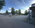 Bild: Joachim Gebhardt
Hier auf dem Parkplatz am Kirchweg wird künftig das traditionelle Kirwafestzelt in Schwend andersherum aufgestellt.