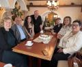 Bild: Marianne Moosburger
Das Jubelpaar Zoi und Apostolos Chatzis (links) mit Familie und Ambergs zweiter Bürgermeisterin Birgit Fruth.