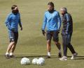 Bild: picture alliance / dpa
Sind Mourinho (r) und Khedira (M) bald wieder in einem Team? (Archivbild)