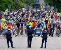 Bild: Sven Hoppe/dpa
6.500 Menschen nahmen laut Polizei an der Fahrt teil.