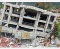 Bild: XinHua/dpa
Zerstörte Häuser, Straßen und Brücken, eine steigende Zahl von Toten: Die Folgen des starken Erdbebens vor fast einer Woche sind auf der philippinischen Insel Mindanao nach wie vor dramatisch.