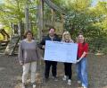 Bild: Frederik Strobl
Die Amberger Käfer-Apotheken spenden das bei der "Käfer-Prämien-Aktion" gesammelte Geld an den Kindergarten St. Martin. In diesem Jahr kamen 2000 Euro zusammen.
