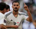 Bild: Aijaz Rahi/AP/dpa
Der irakische Fußballprofi Aymen Hussein musste in seinem Leben viele Schicksalsschläge überwinden. (Archivbild)