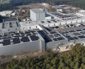Bild: Stahlgruber
Die PV-Module sind überall verteilt auf den Dächern des Stahlgruber-Logistikzentrums. Die ganze Dachfläche konnte aber nicht genutzt werden – es wäre zu viel Gewicht.