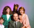 Bild: United Archives/KPA/dpa
Als Kate Tanner (ganz rechts) in der US-Sitcom Alf wurde Anne Schedeen berühmt. (Archivbild)