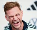 Bild: Federico Gambarini/dpa
Bestens aufgelegt nach dem Topstart in seine dritte WM: Joshua Kimmich.