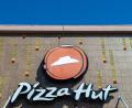 Bild: Andrej Sokolow/dpa
Pizza Hut war bisher unter einem Dach mit den Fast-Food-Ketten KFC und Taco Bell.